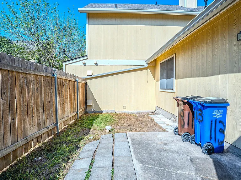 11901 Swearingen Dr #113 — Photo 9