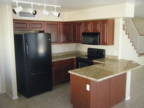 5th image of 7226 N 70th Ln