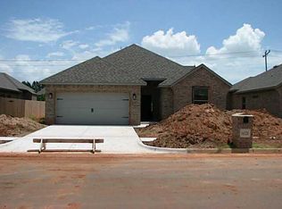 16320 Iron Ridge Dr, Edmond, OK 73013