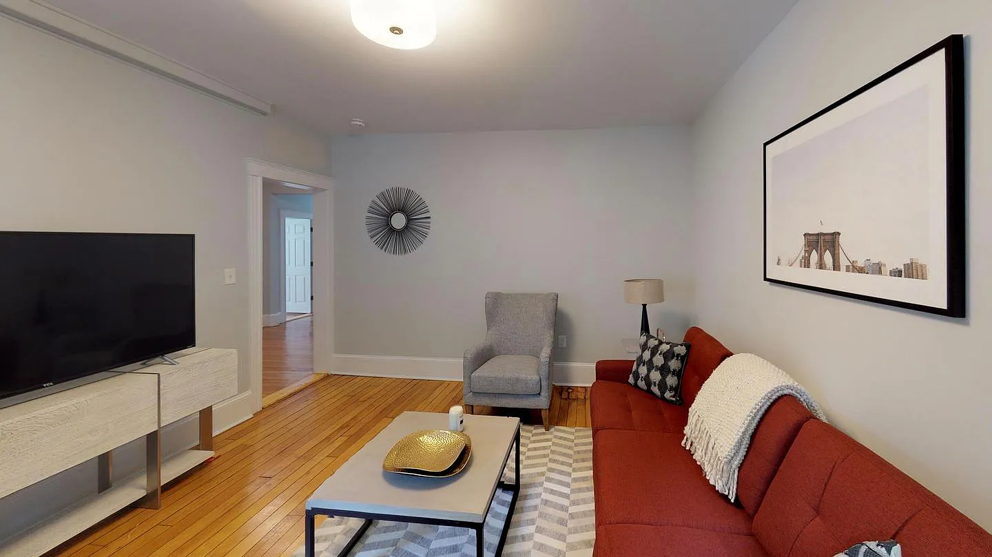 1 bed, 1.0 bath, $880 — Photo 3
