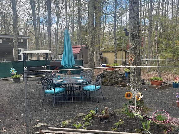 5th image of 130 Fox Ln