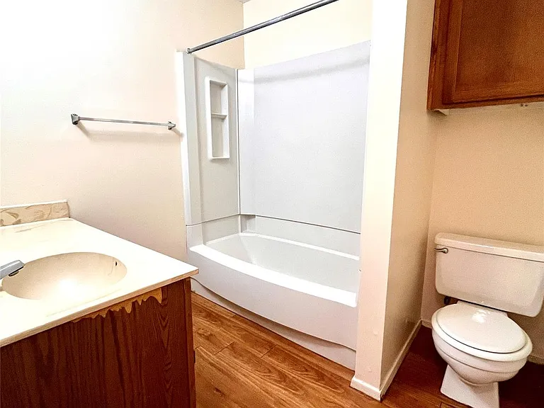 2802 Aftonshire Way #B — Photo 10