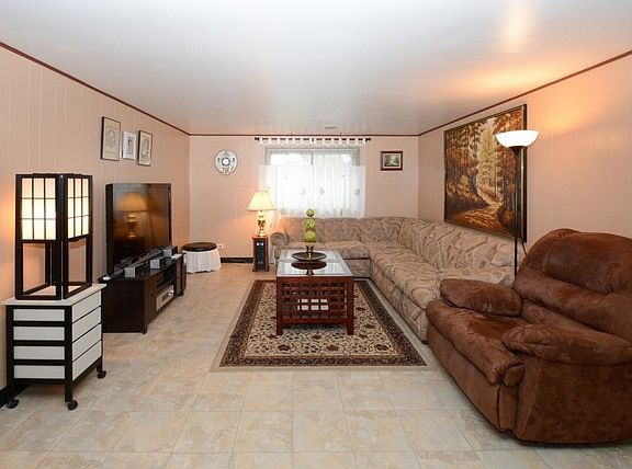 5th image of 2158 N Westmoreland Dr