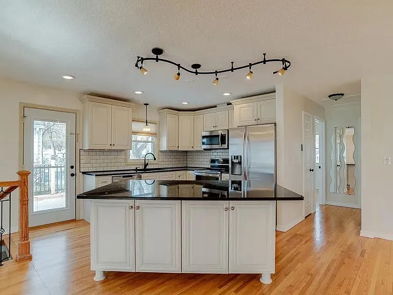 6829 Thomas Ave S — Photo 4