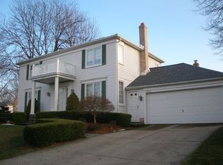 3802 Crossbeam Ln, Rocky River, OH