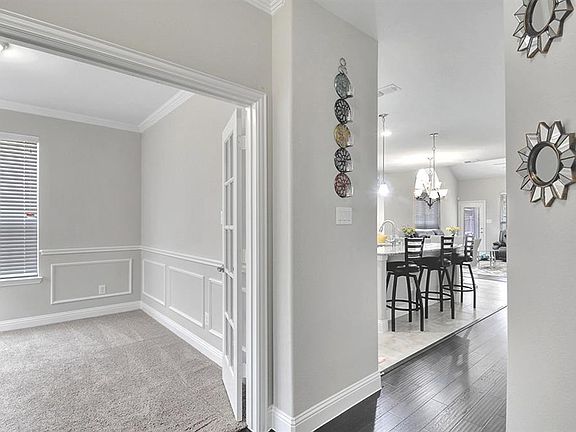 2nd image of 2528 Fountain Gate Dr