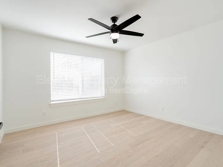 1614 NW 17th St #8 — Photo 8