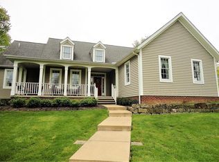 8 Abbey Way, Grove City, PA
