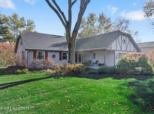 2S711 Cree Ln, Wheaton, IL 60189