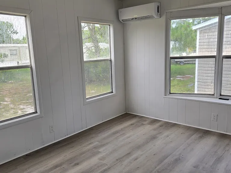 591 Maxanna Ave — Photo 13