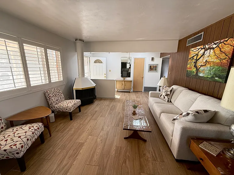 1832 S Tam O Shanter Ave — Photo 5