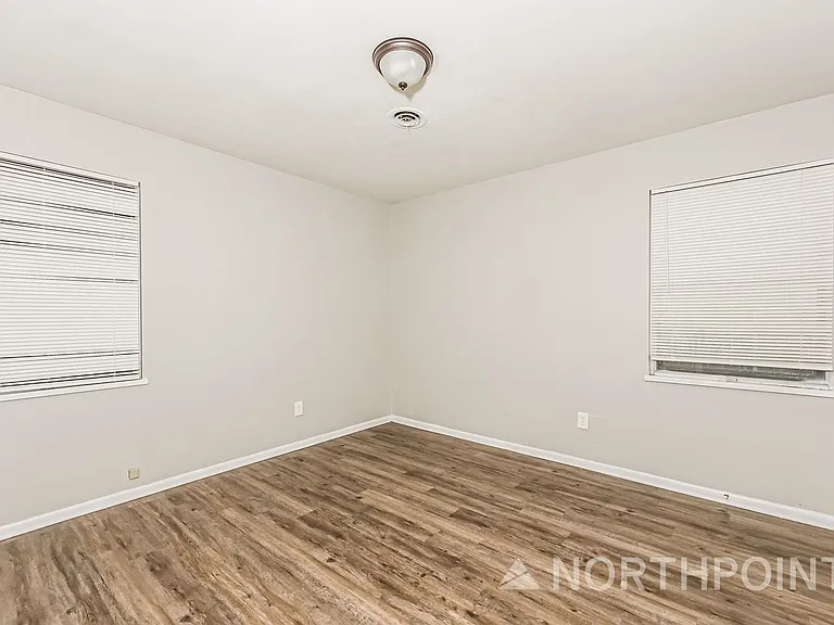 2207 Dennis St — Photo 12