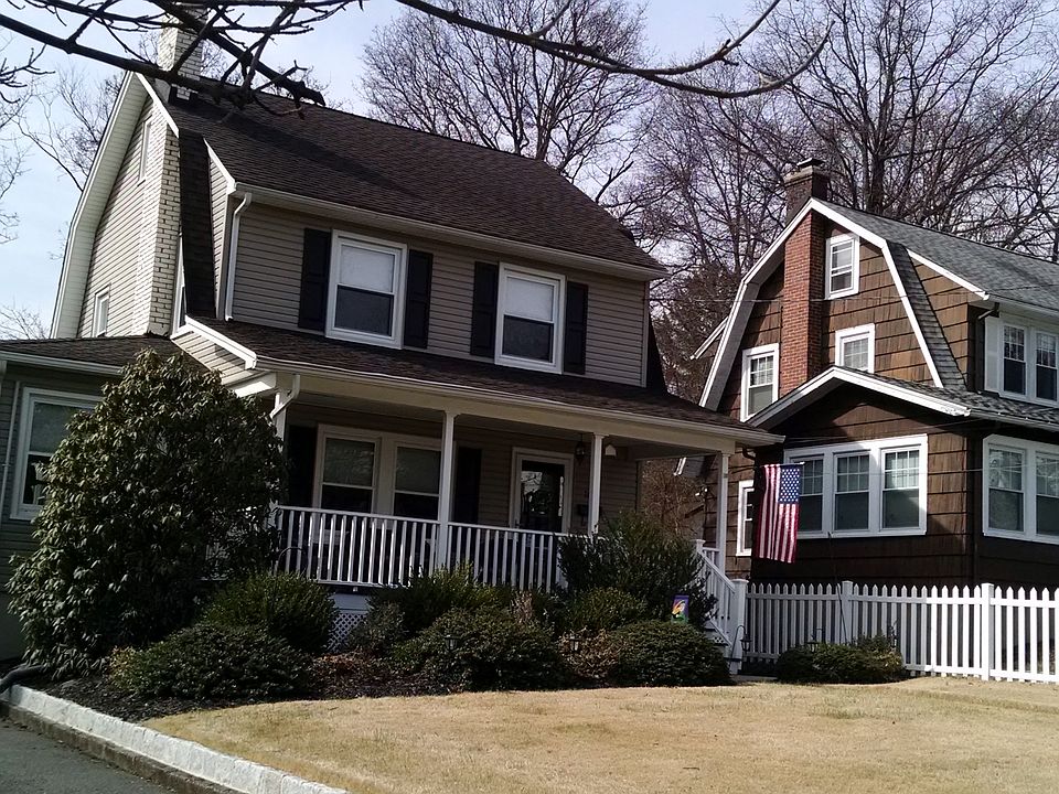 1st image of 10 Helen Ave