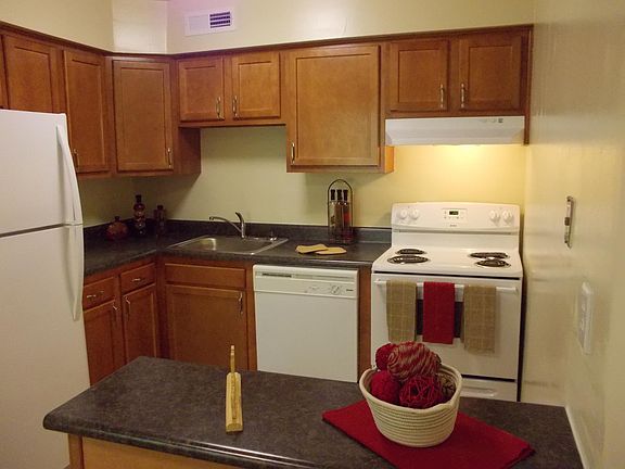 2nd image of 572 Chapel Lake Dr APT 101