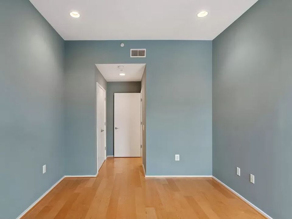 1st image of 3800 Lee Hwy Unit 405