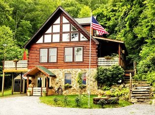 425 Pretty Precious Ln, Whittier, NC 28789