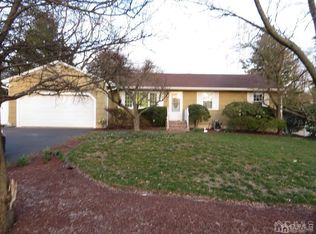 4 Maple Ave, Plainsboro, NJ 08536