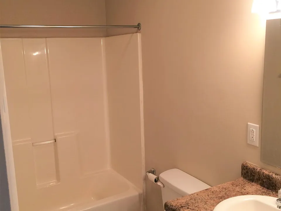 1109 Unit A Bathroom