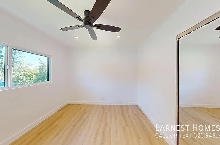 16701 Chatsworth St — Photo 9