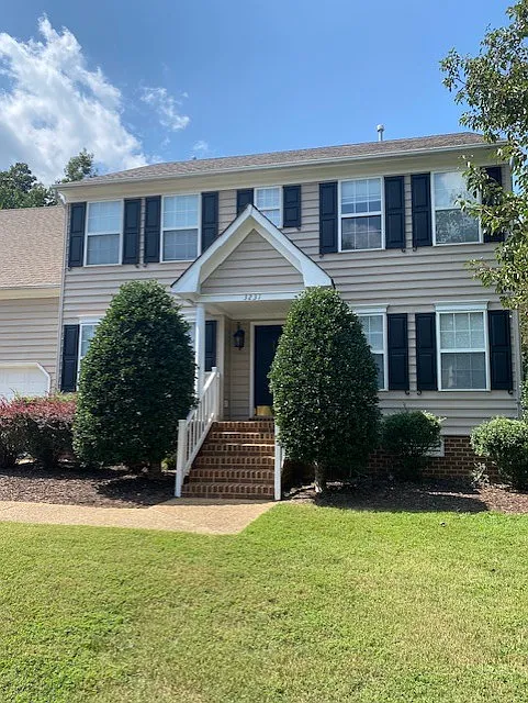 4 bed, 3.5 bath, 2447 sqft, $3,000 — Photo 3