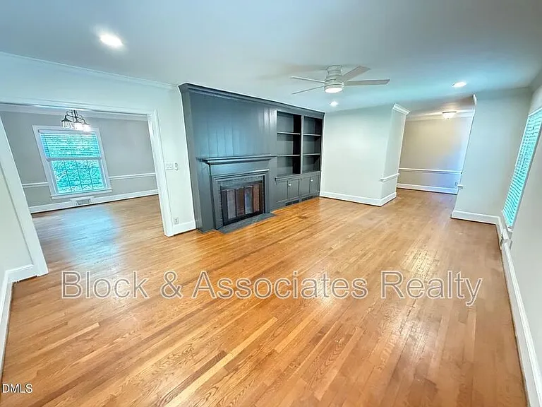 2667 Davis St — Photo 5