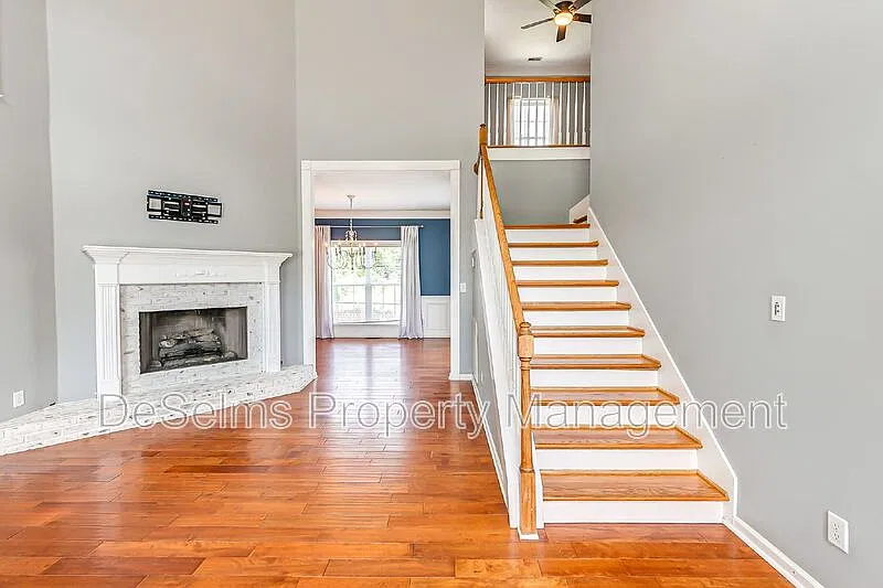 Brentwood Glen — Photo 4