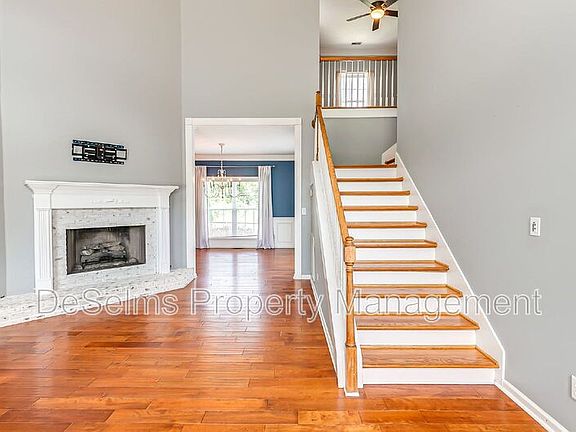 4th image of 701 Brent Glen Pl