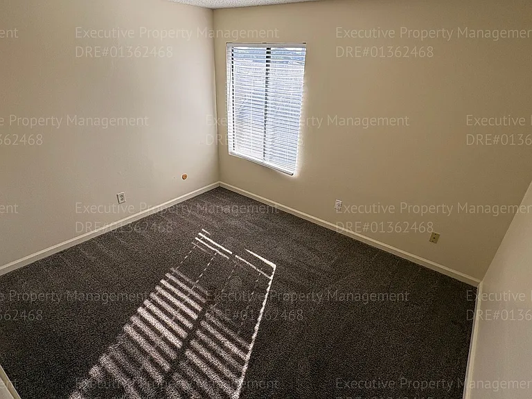2812 N Half Moon Dr — Photo 23