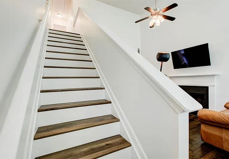 1204 Gates Cir SE — Photo 13