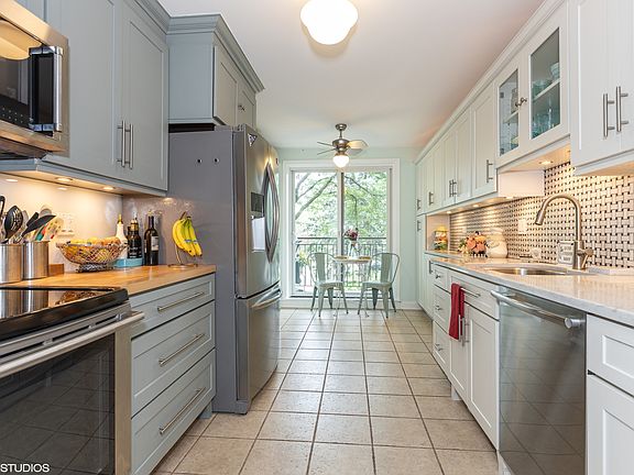 3rd image of 601 Lake Hinsdale Dr APT 207