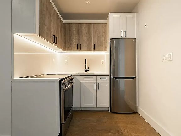 3rd image of 282 E 32nd St #2G