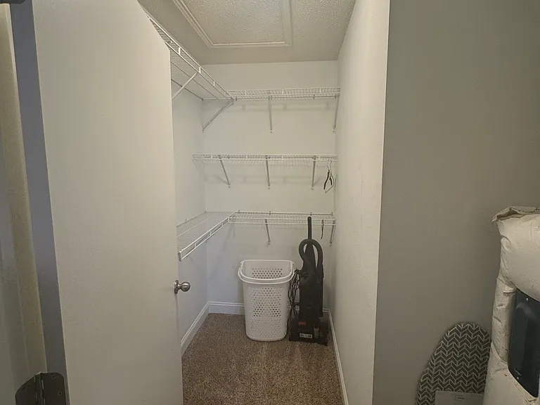 180 W Dublin Dr — Photo 28