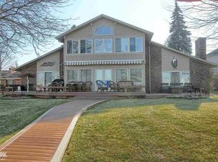 7372 Flamingo Rd, Clay, MI 48001