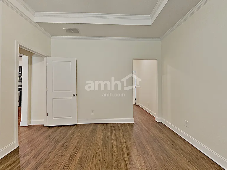 154 Lindridge Dr — Photo 10