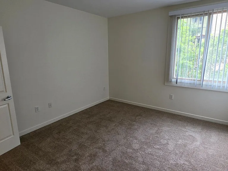 1501 Front St #202 — Photo 17