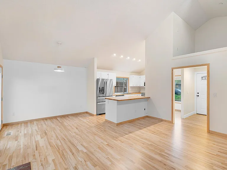 10946 SW 65th Ave — Photo 11