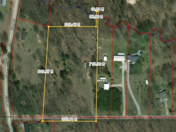 5 Lane, Menominee, MI 49858