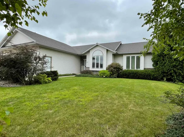 1220 Winchester Ave, Fond Du Lac, WI 54935