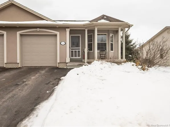 78 Colby Cres, Moncton, NB E1G 5M3