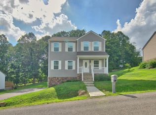 325 Robin Hood Dr APT 208-2, Christiansburg, VA 24073