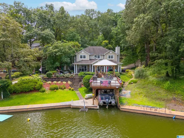284 S Lake Hills Dr, Talladega, AL 35160