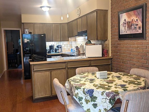 2nd image of 90 N Dee Rd #90