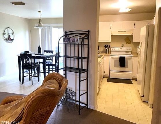 4th image of 609-611 SE 9th St