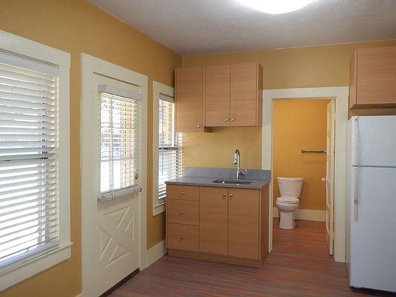 4th image of 140 NW Florida Ave #3
