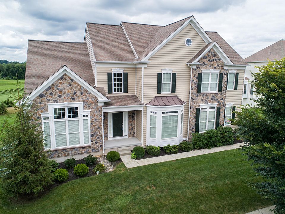 1st image of 118 Bolero Dr