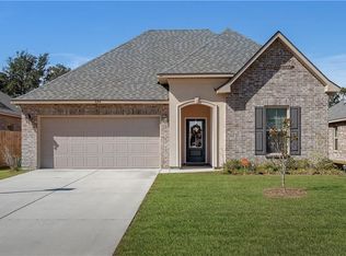 692 Ridgefield Dr, Slidell, LA 70458