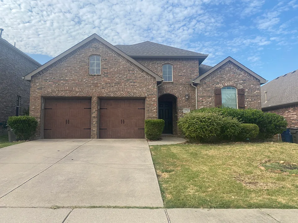 2712 Lake Ridge Dr