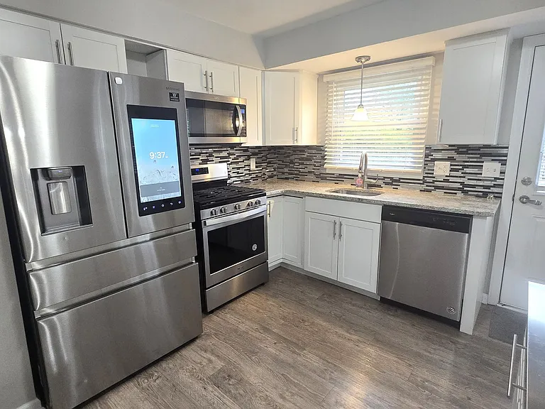 1032 Valley Stream Rd — Photo 6