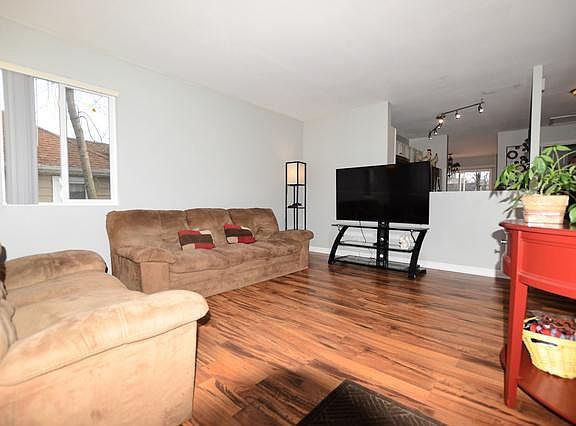 2nd image of 1611 N Park Dr