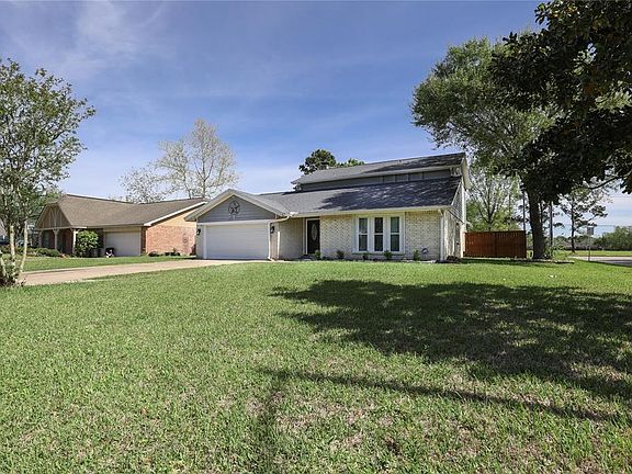 2nd image of 420 Westwood Dr